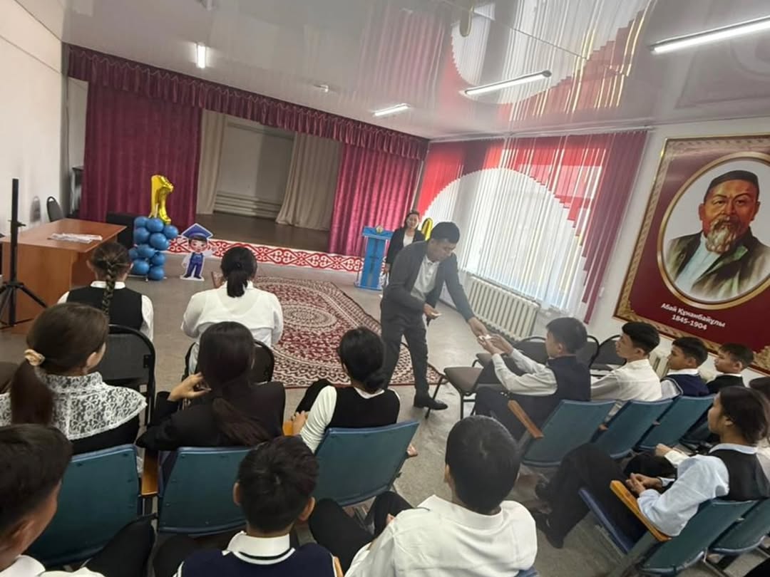 "Жаңасемей ауданы әкімдігінің Жастар ресурстық орталығы" мектептегі оқушылармен кездесу жүргізді.