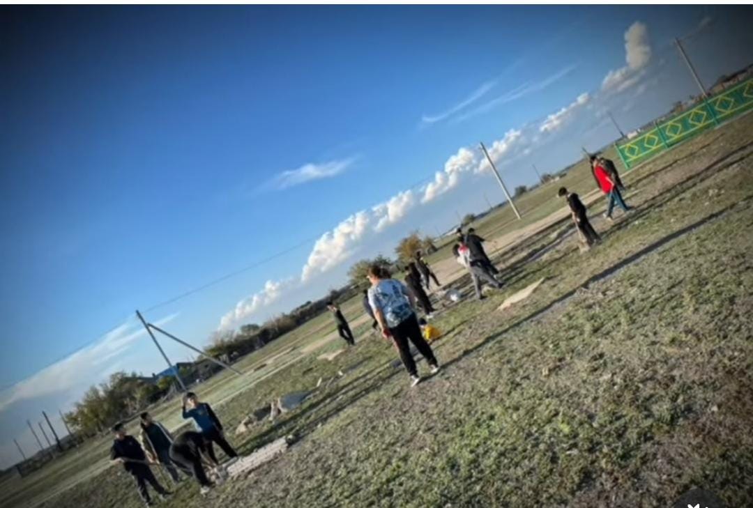 "Таза мектеп-таза аймақ" акциясына қатысты.